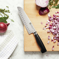 Zwilling - 4 Star Santoku-mes met kuiltjes 180 mm Santokumes Zwilling